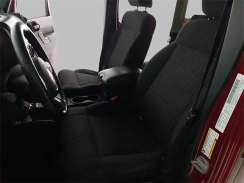 Used 2012 Jeep Wrangler Unlimited Sport image 15