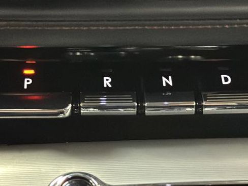 Used 2024 Lincoln Aviator AWD w/ Premium Package image 15