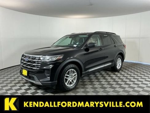 Used 2025 Ford Explorer Active AWD/4WD image 1