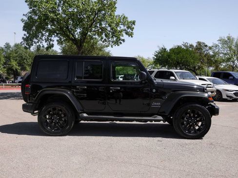 Used 2025 Jeep Wrangler Unlimited Sahara image 5