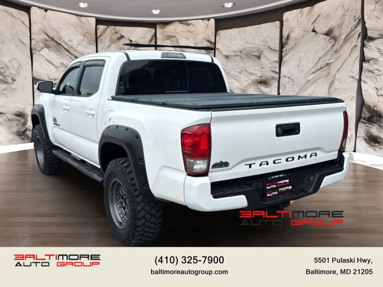 Used 2017 Toyota Tacoma TRD Sport w/ Tow Package (A/T) AWD/4WD image 6