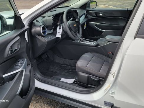 New 2026 Chevrolet Trax LS FWD image 18