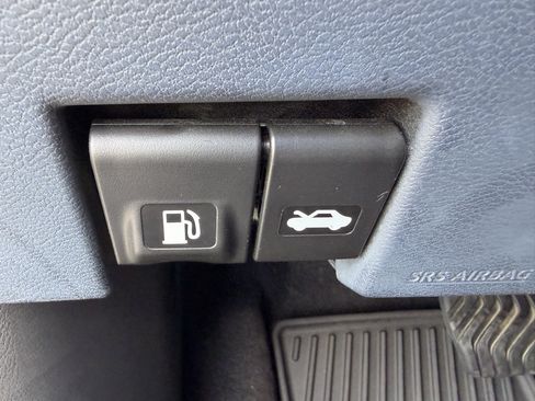 Used 2023 Nissan Kicks SV FWD image 13