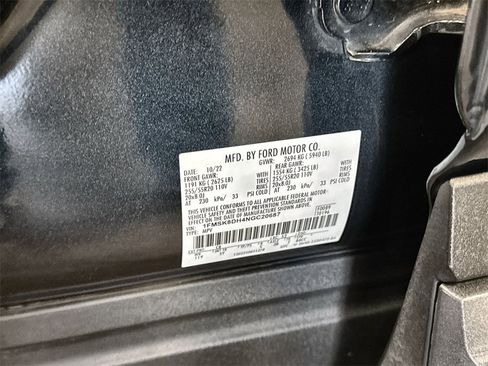 Used 2022 Ford Explorer XLT w/ Equipment Group 202A image 34