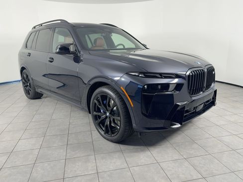 New 2026 BMW X7 M60i image 7
