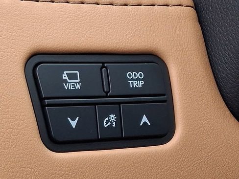 Used 2025 Lexus LX 600 4WD w/ Luxury Package image 27