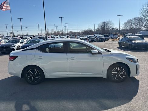 Used 2024 Nissan Sentra SV image 4
