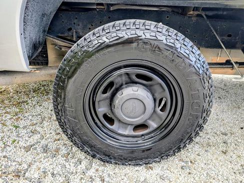 Used 2015 Ford F250 XL w/ Power Equipment Group image 16