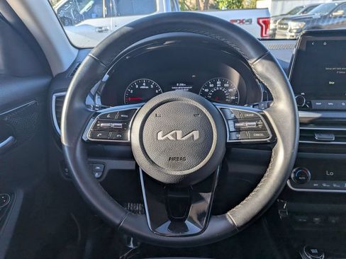 Used 2023 Kia Seltos S w/ Navigation Package AWD/4WD image 19