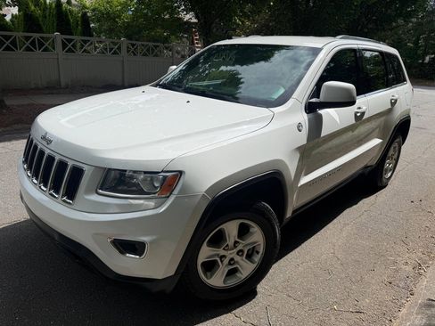 Used 2014 Jeep Grand Cherokee Laredo w/ All Weather Capability Group AWD/4WD image 23