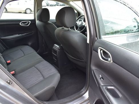 Used 2019 Nissan Sentra SV FWD image 18