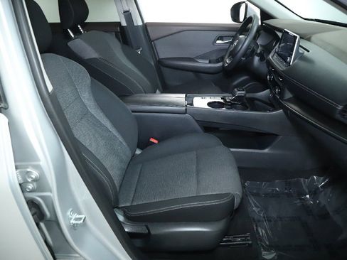 Used 2023 Nissan Rogue SV image 34