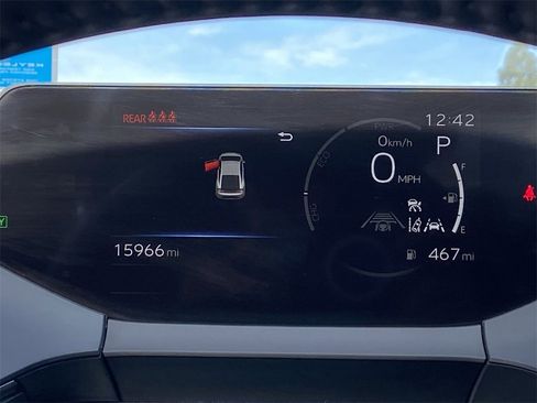 Certified 2025 Toyota Prius LE image 33