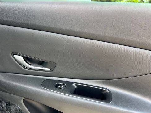 Used 2023 Hyundai Elantra Limited FWD image 50