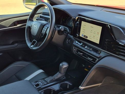 Used 2025 Toyota Camry SE FWD image 32