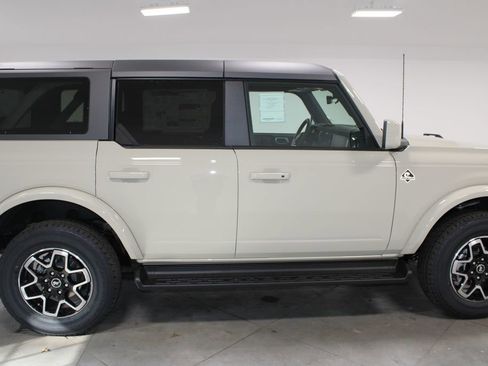 New 2025 Ford Bronco Outer Banks image 10