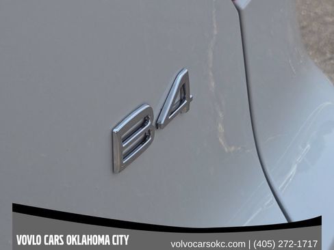 Certified 2023 Volvo XC40 B4 Plus w/ Driver Assist Package FWD image 13