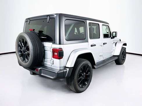 Used 2023 Jeep Wrangler Unlimited Sahara w/ Cold Weather Group AWD/4WD image 9
