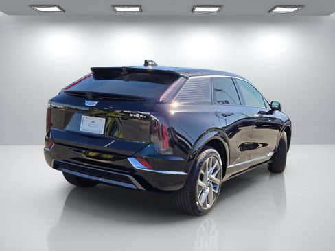 New 2026 Cadillac Optiq Luxury 2 AWD/4WD image 4