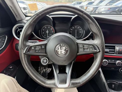 Used 2021 Alfa Romeo Giulia Sprint w/ Nero Edizione RWD image 10