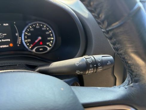 Used 2016 Jeep Renegade Latitude image 34