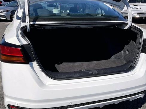 Used 2025 Nissan Altima 2.5 SV image 33