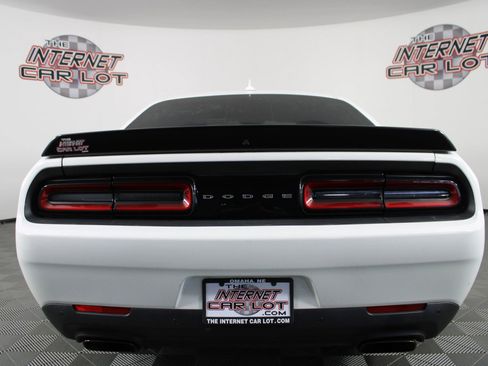 Used 2017 Dodge Challenger SRT Hellcat image 6