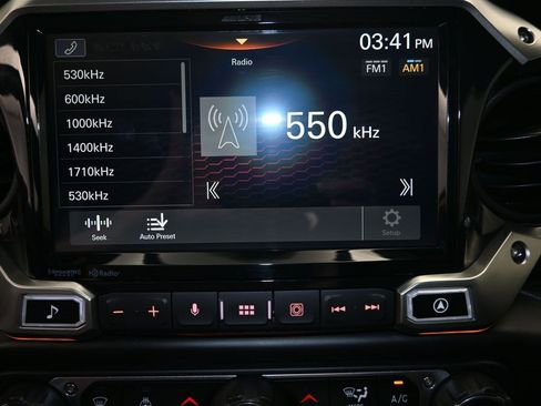 Used 2022 Jeep Gladiator Willys image 15