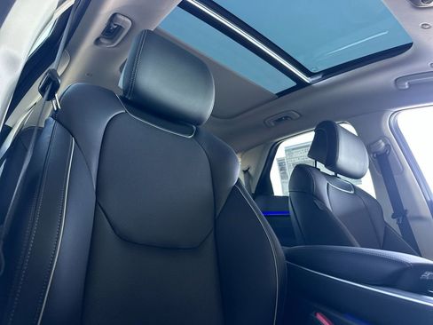 New 2026 Genesis GV70 2.5T Advanced AWD/4WD image 17