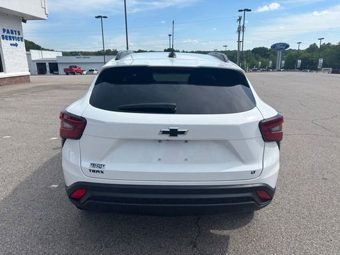 New 2026 Chevrolet Trax LT w/ Driver Confidence Package FWD image 8