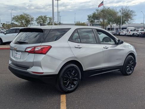 Used 2020 Chevrolet Equinox LS image 6