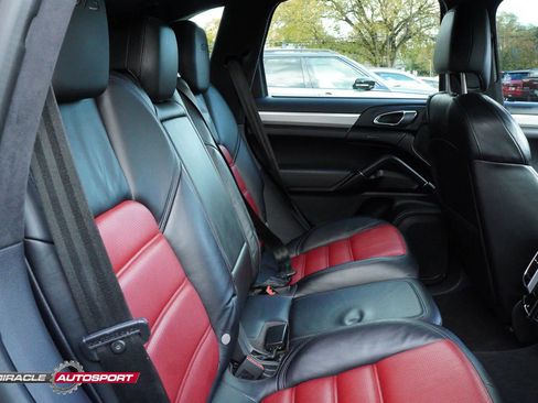 Used 2018 Porsche Cayenne GTS image 38