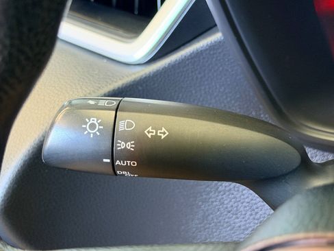 Used 2022 Toyota Corolla LE FWD image 32