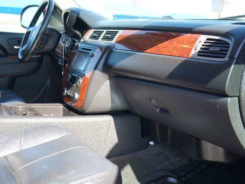 Used 2013 Chevrolet Tahoe LT image 18