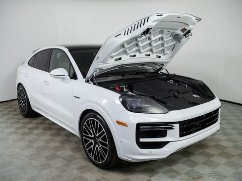 New 2026 Porsche Cayenne Turbo image 35