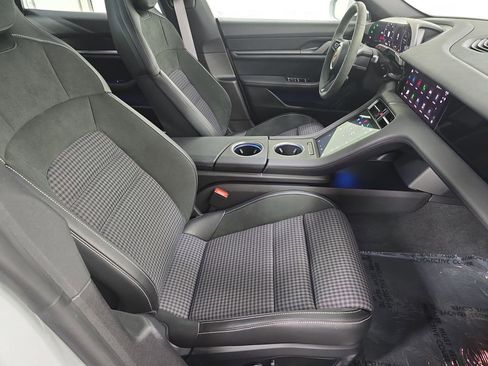 Certified 2025 Porsche Taycan image 27