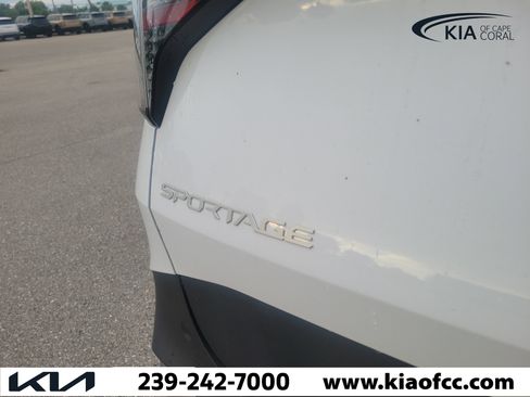 Certified 2026 Kia Sportage EX w/ EX Panorama Roof Package FWD image 11