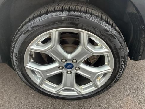 Used 2019 Ford Escape Titanium w/ U9j03 - Titanium Tow Package AWD/4WD image 12