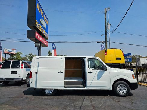 Used 2018 Nissan NV 2500 SV image 5