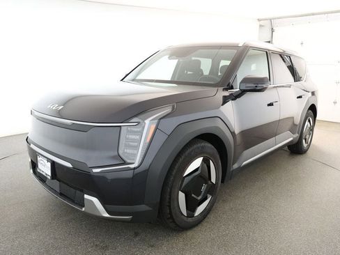 Used 2025 Kia EV9 Wind image 1