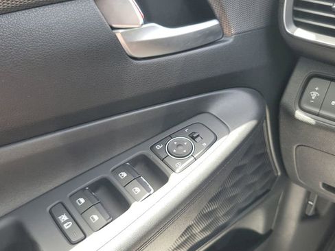 Used 2019 Hyundai Santa Fe SEL FWD image 19