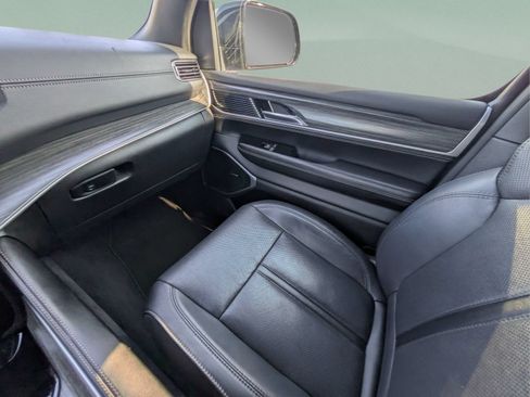 Used 2024 Jeep Wagoneer Series II w/ Flexible Seating Group RWD image 14