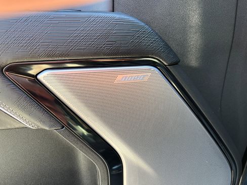 Used 2025 GMC Sierra 2500 AT4X image 12