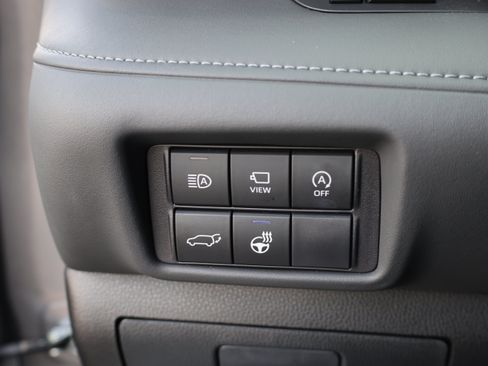 Certified 2024 Toyota Highlander Limited AWD/4WD image 33
