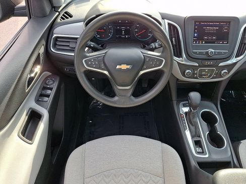 Used 2022 Chevrolet Equinox LS AWD/4WD image 11