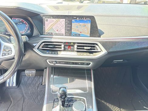 Used 2022 BMW X5 M50i image 22