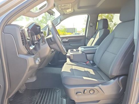 New 2026 GMC Sierra 1500 SLE image 15