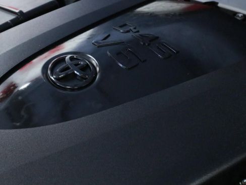 Used 2023 Toyota Tacoma TRD Off-Road image 8