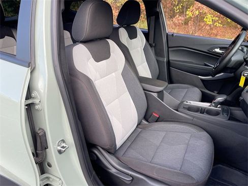 Used 2024 Chevrolet Trax RS image 25