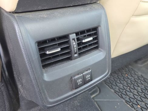 Used 2019 Toyota Avalon XLE w/ Moonroof Package image 16